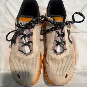 On Cloud Running Beige, purple and Orange running Sneakers
